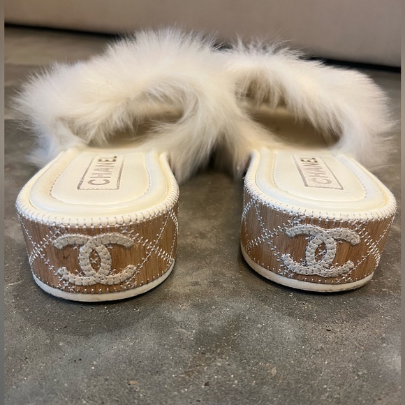 Authentic Chanel fur slides - Picture 4 of 9